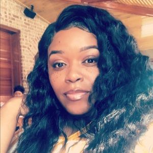 Meet your Posher, April